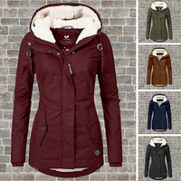 Damen Taillierte Winterjacke mit Kapuze und Teddyfutter